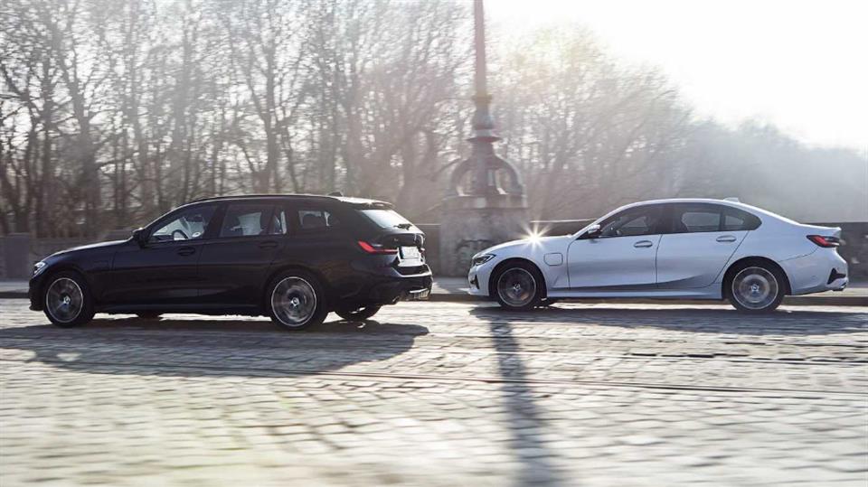 نسخه‌های استیشن و AWD از ب‌ام‌و 330e